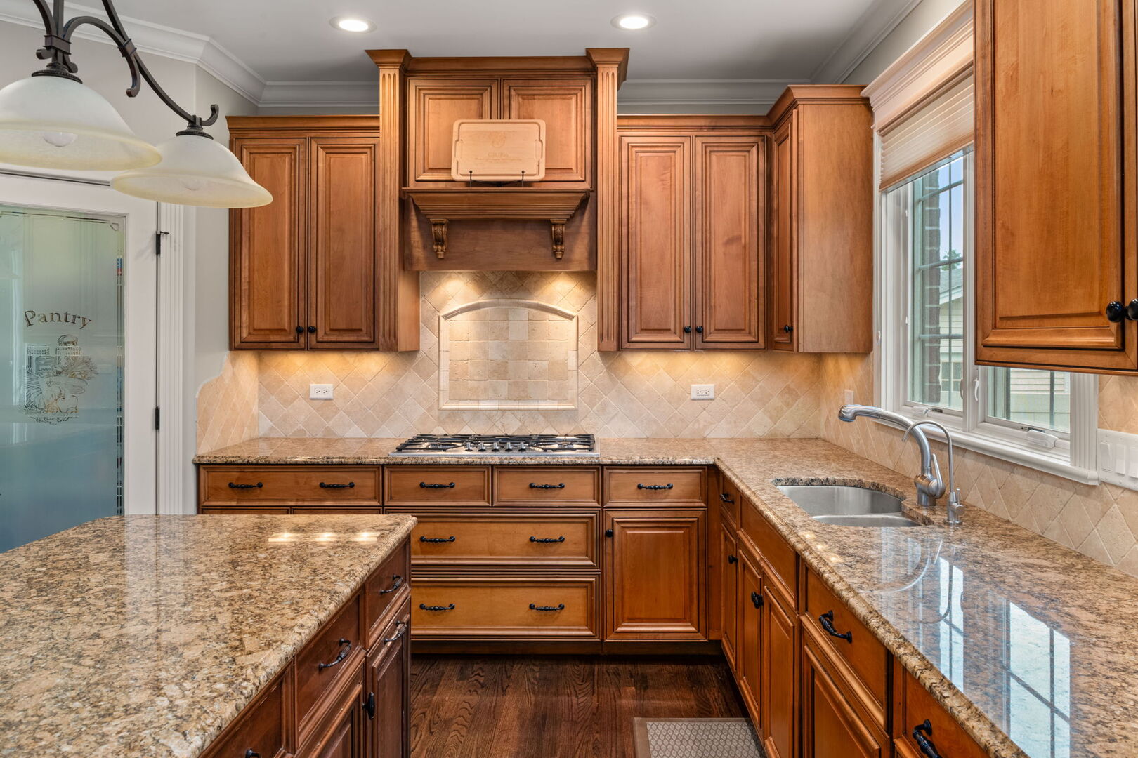 676 S Swain Avenue, Elmhurst, IL 60126