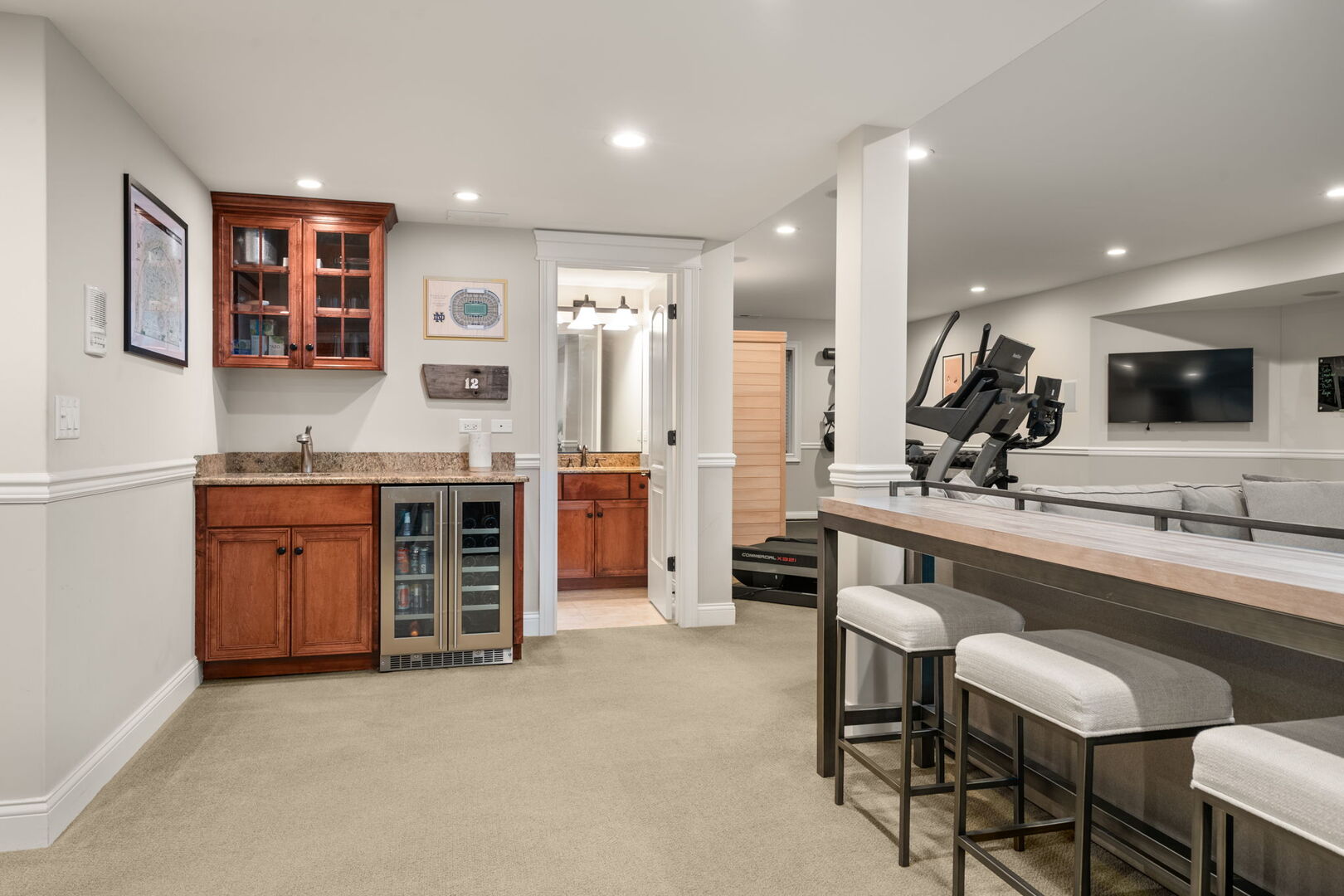 676 S Swain Avenue, Elmhurst, IL 60126