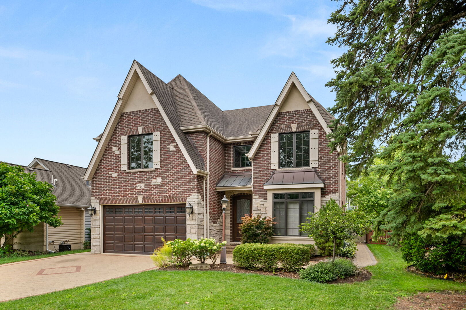 676 S Swain Avenue, Elmhurst, IL 60126