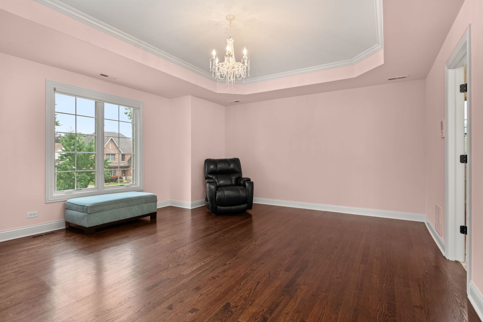 676 S Swain Avenue, Elmhurst, IL 60126