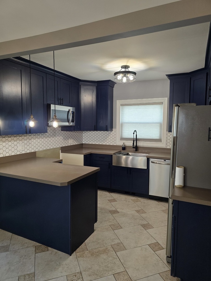 3760 N Osceola Avenue, Chicago, IL 60634