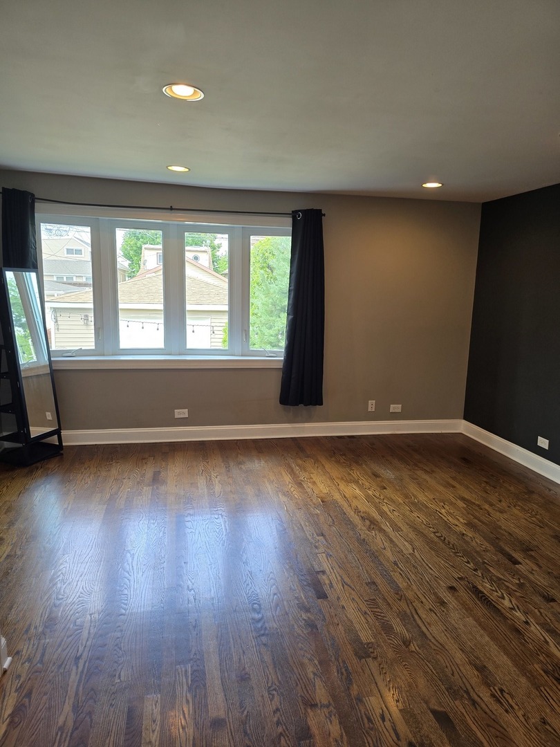3760 N Osceola Avenue, Chicago, IL 60634