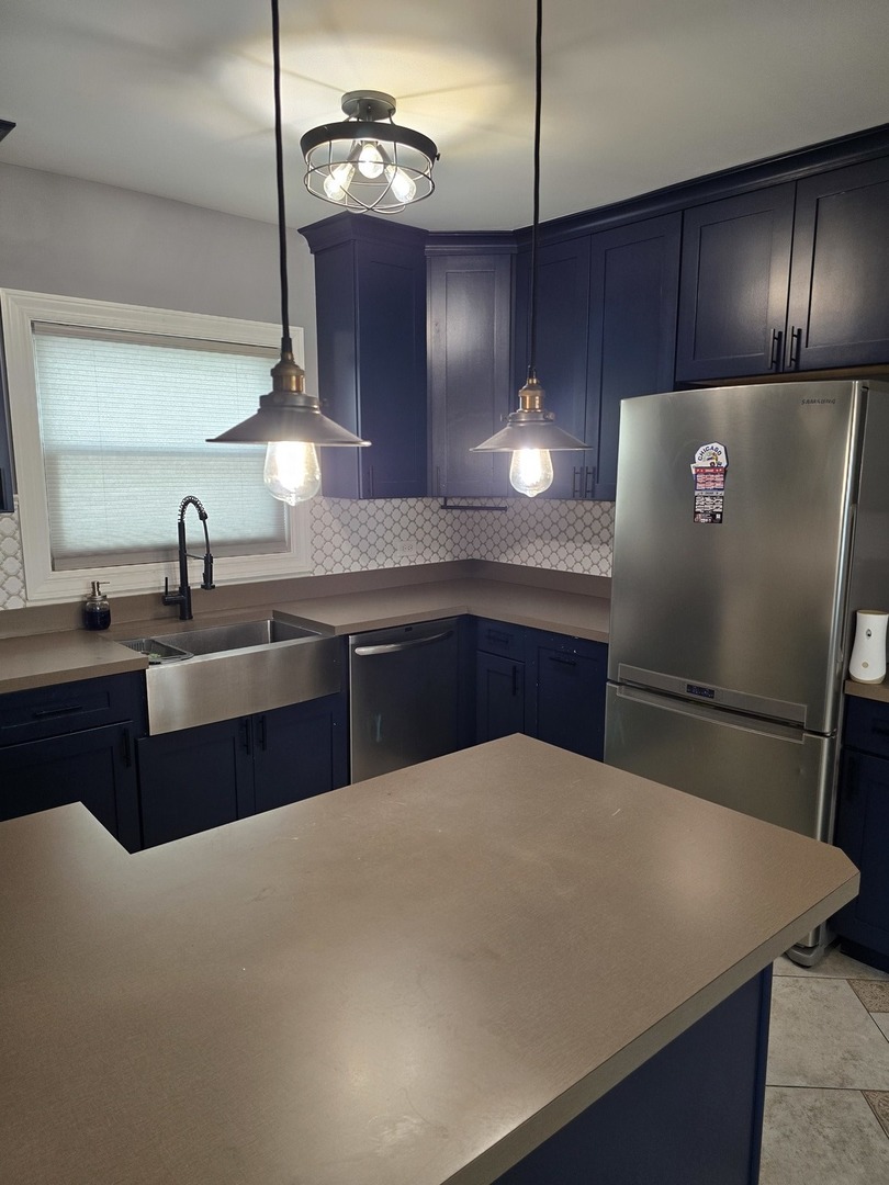 3760 N Osceola Avenue, Chicago, IL 60634