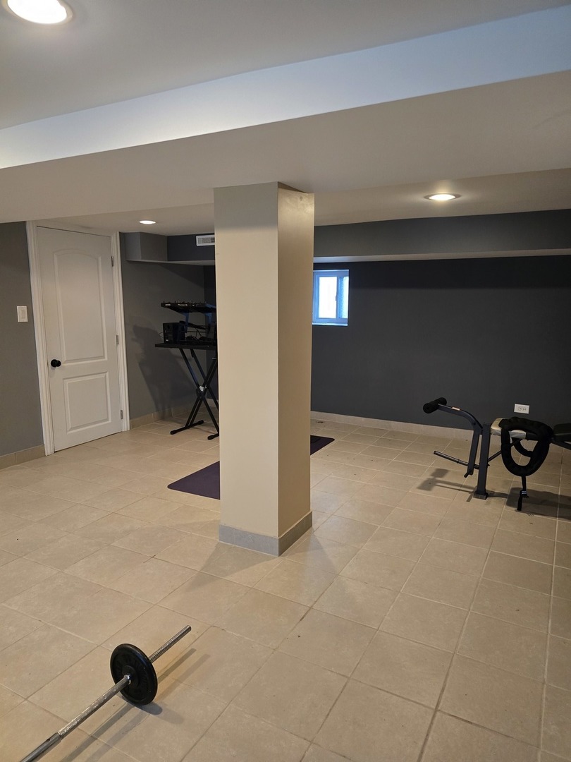3760 N Osceola Avenue, Chicago, IL 60634