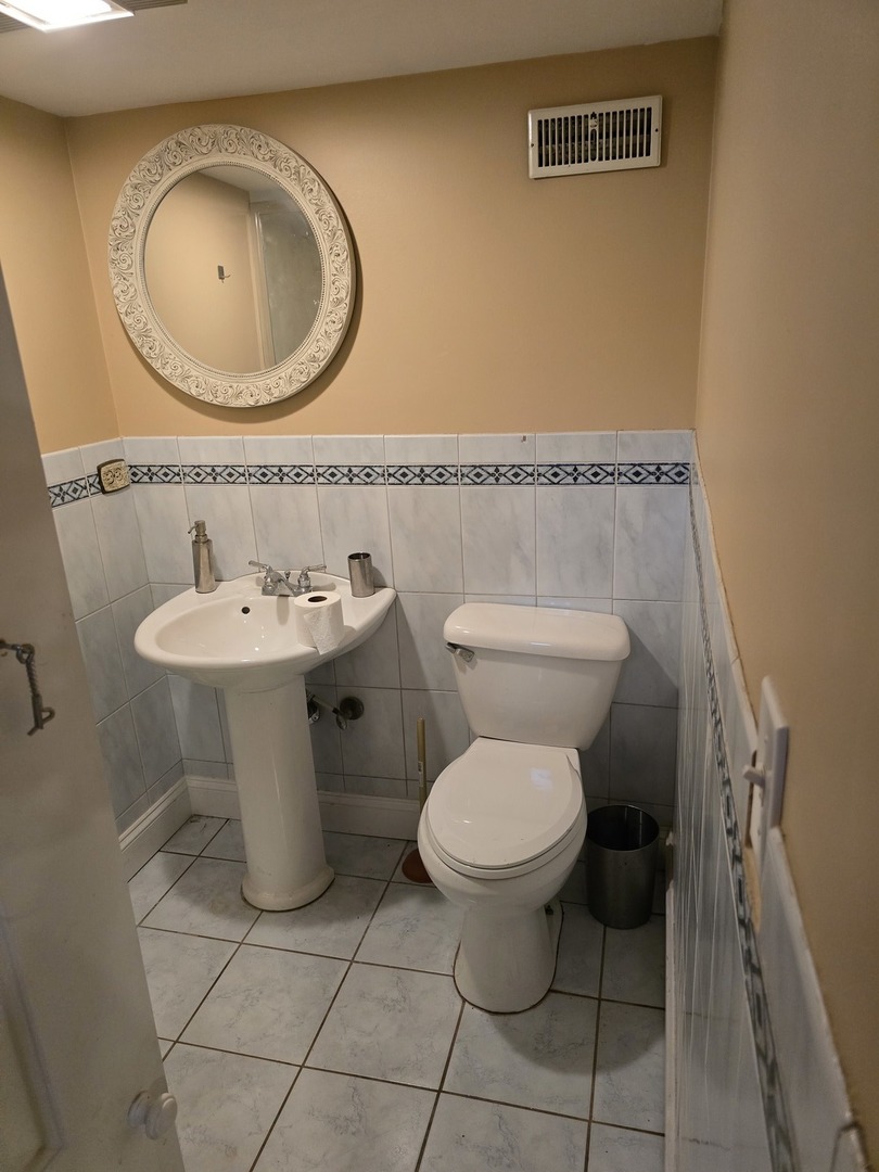 3760 N Osceola Avenue, Chicago, IL 60634