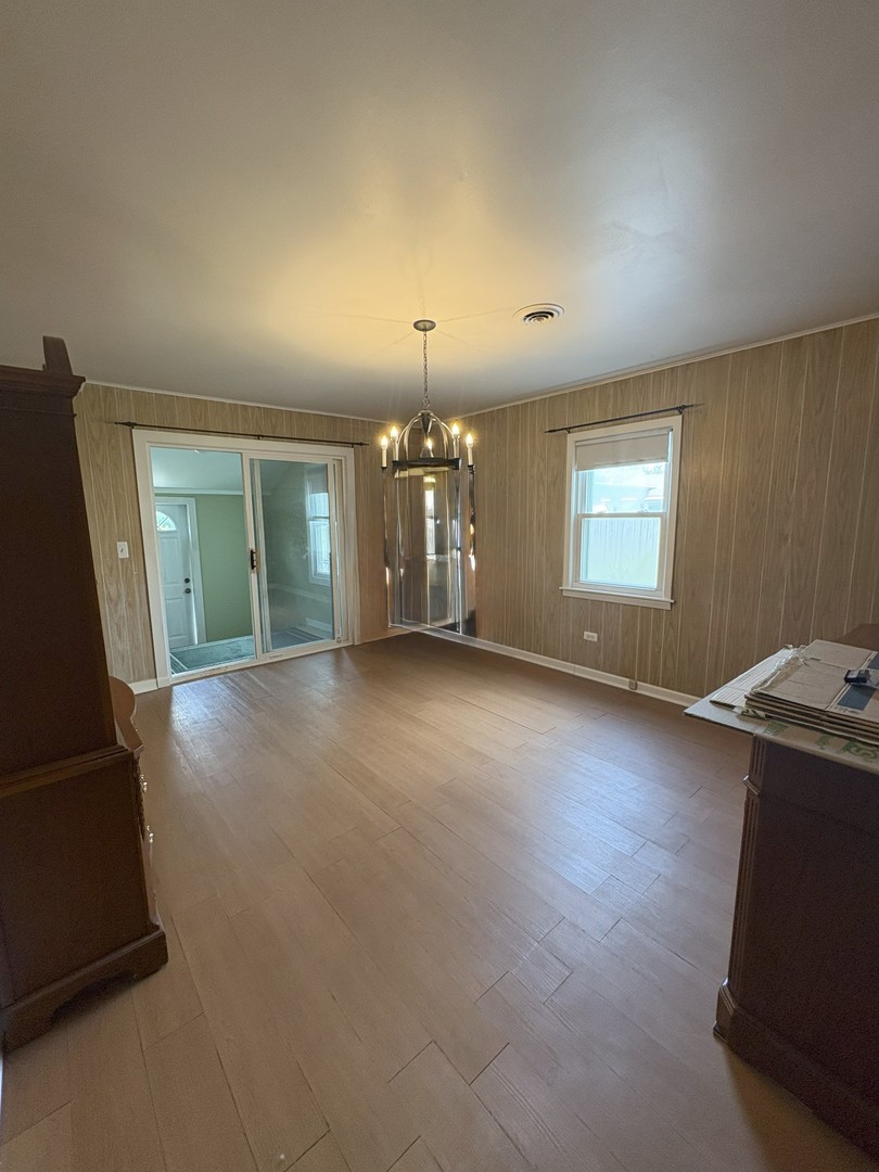 209 E Palmer Avenue, Northlake, IL 60164