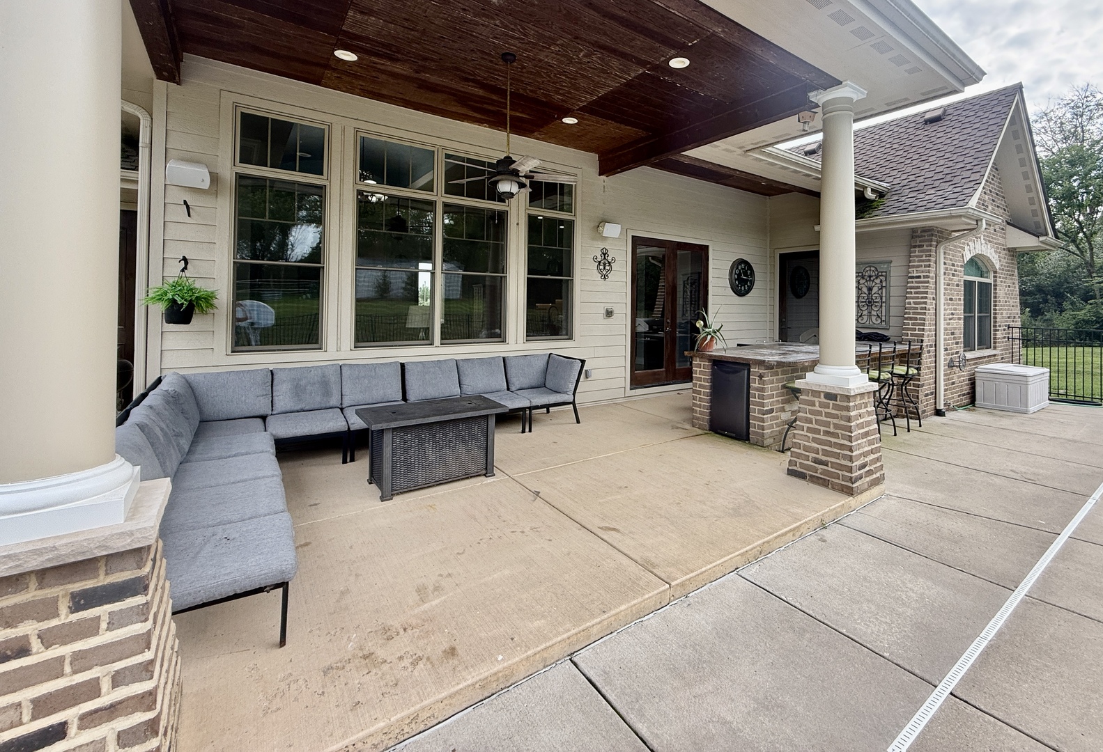 2656 E 28th Road, Marseilles, IL 61341