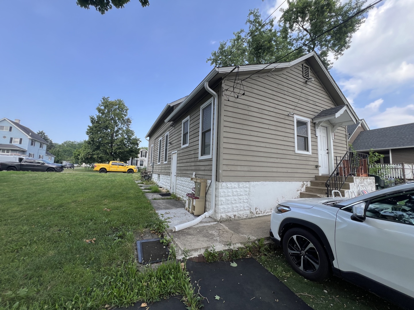 926 N Hickory Street, Joliet, IL 60435