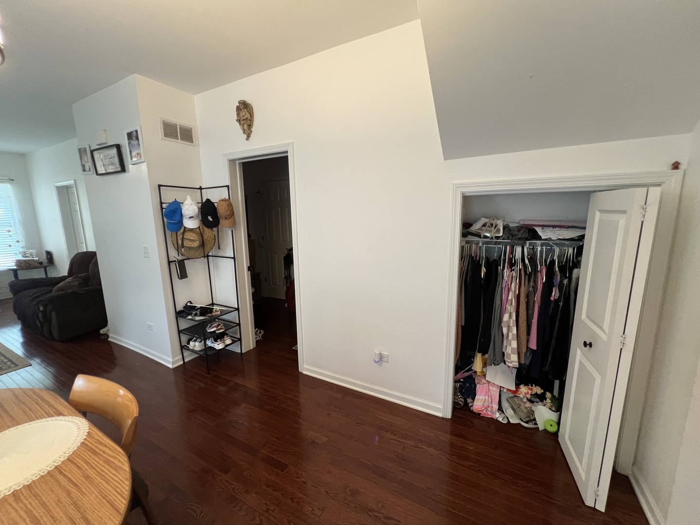 926 N Hickory Street, Joliet, IL 60435
