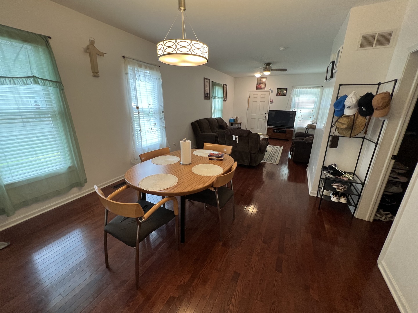 926 N Hickory Street, Joliet, IL 60435