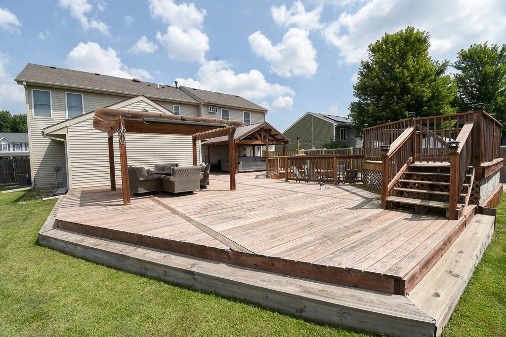 615 Cartwright Trail, McHenry, IL 60050