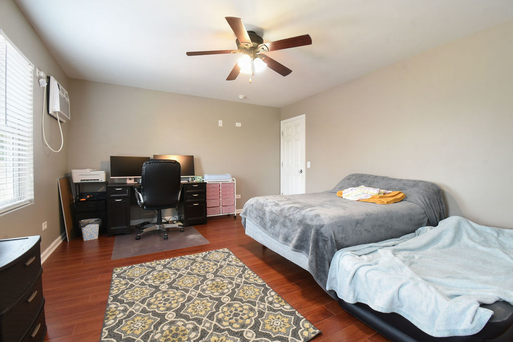 615 Cartwright Trail, McHenry, IL 60050