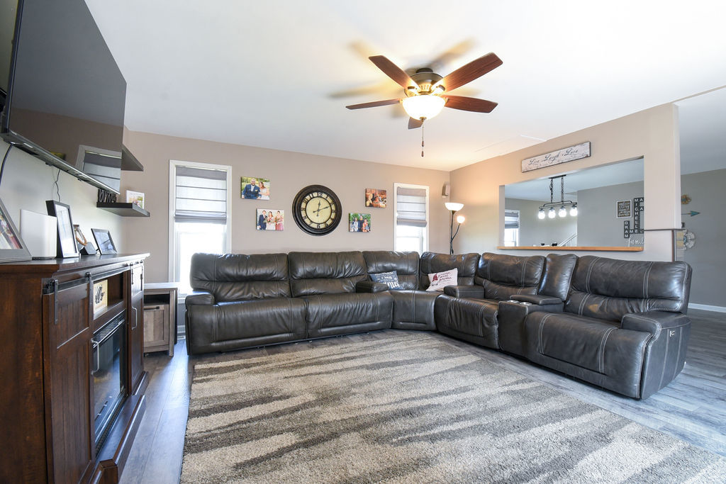 615 Cartwright Trail, McHenry, IL 60050