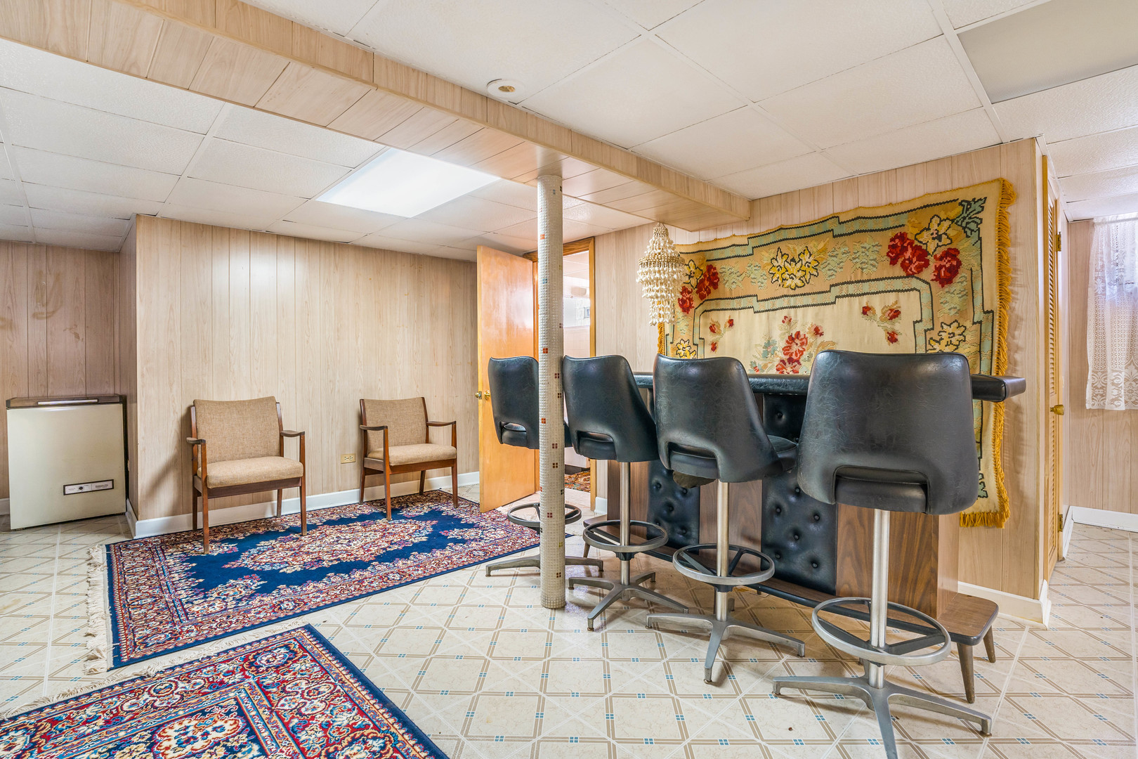 10610 Essex Street, Westchester, IL 60154