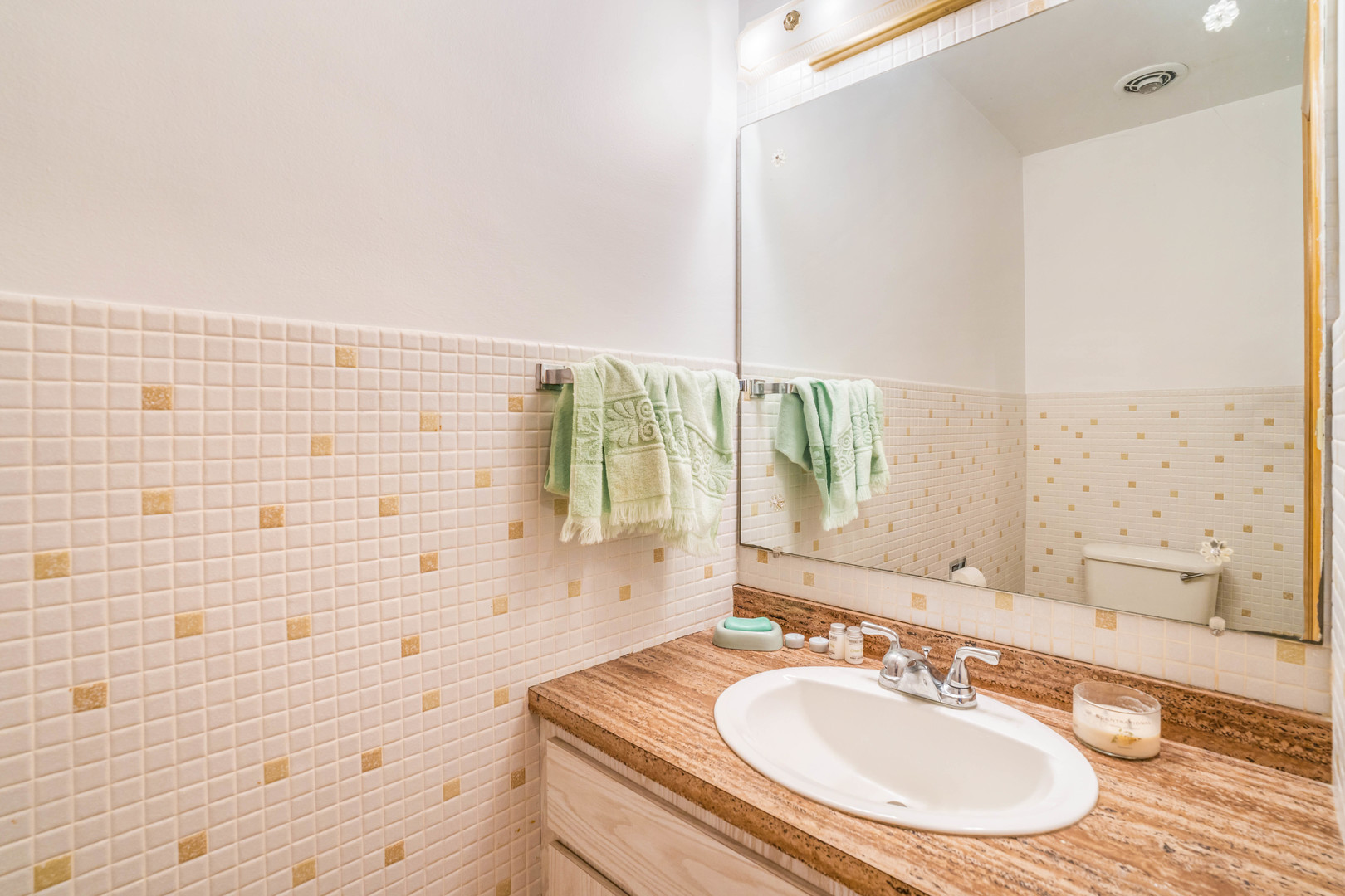 10610 Essex Street, Westchester, IL 60154