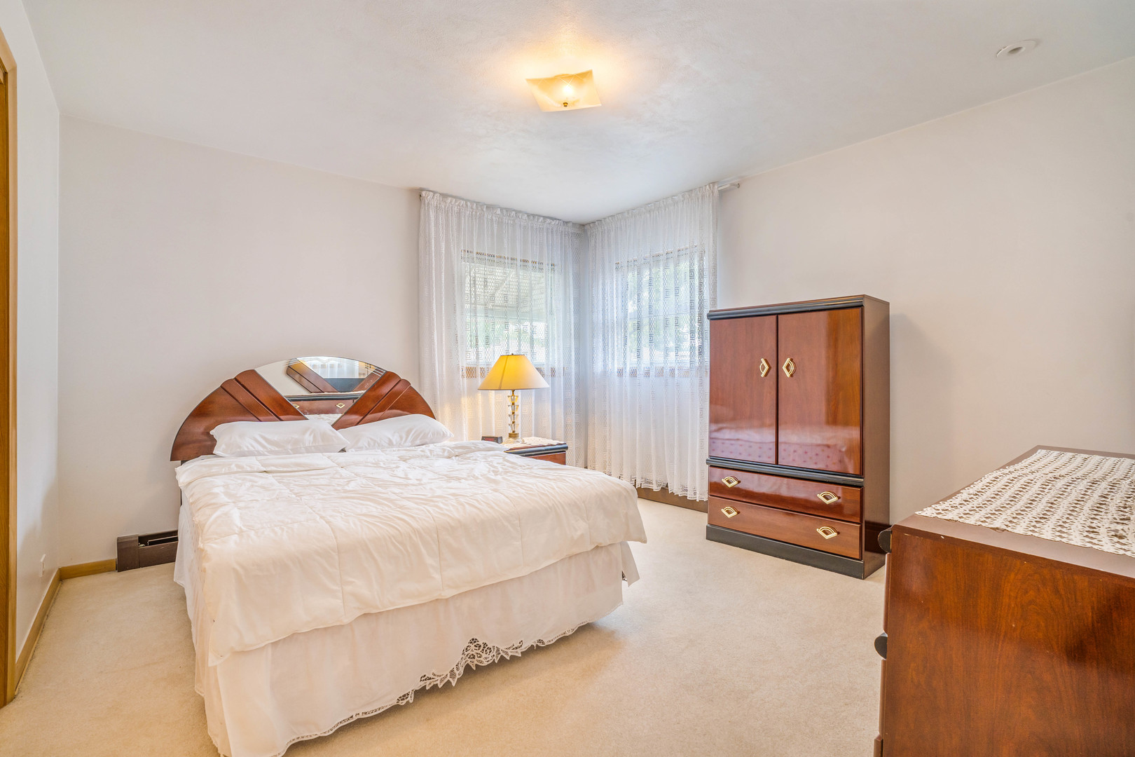 10610 Essex Street, Westchester, IL 60154