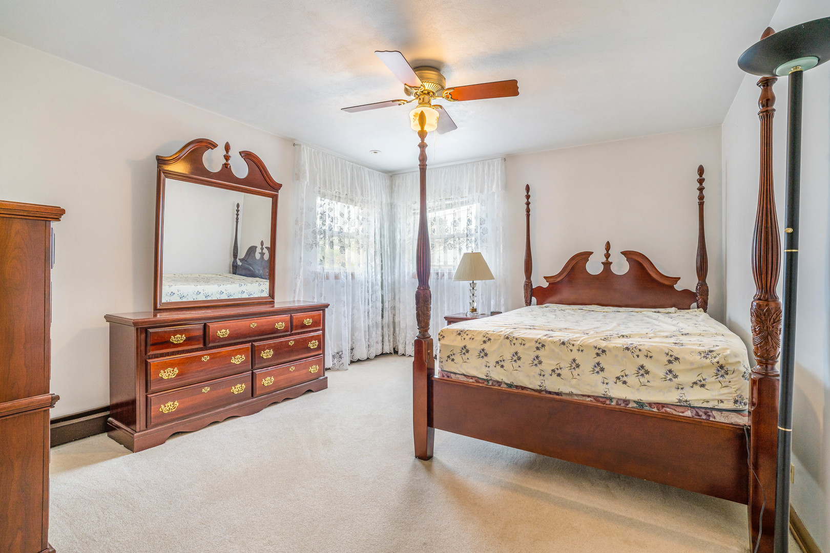 10610 Essex Street, Westchester, IL 60154