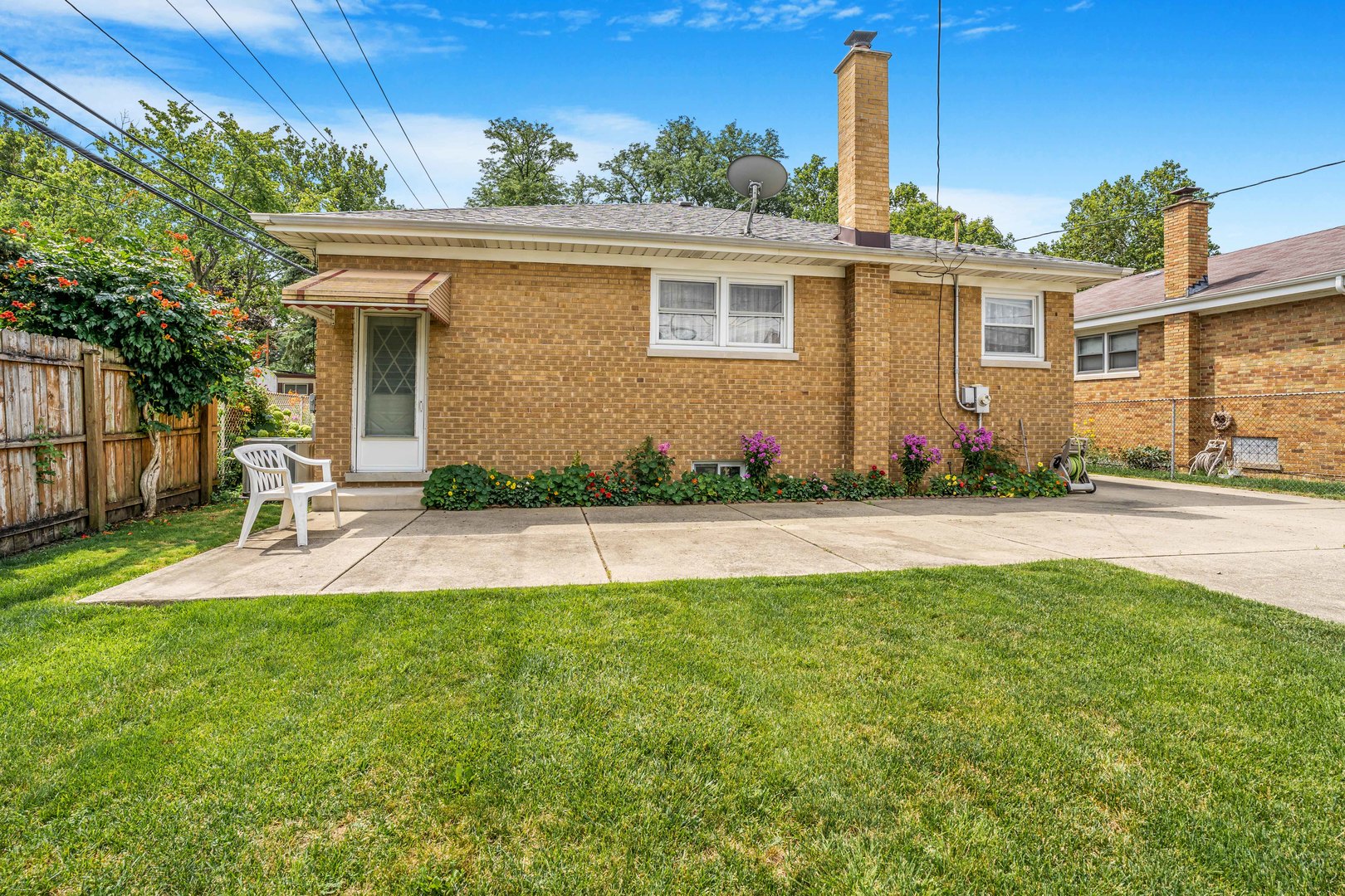 10610 Essex Street, Westchester, IL 60154
