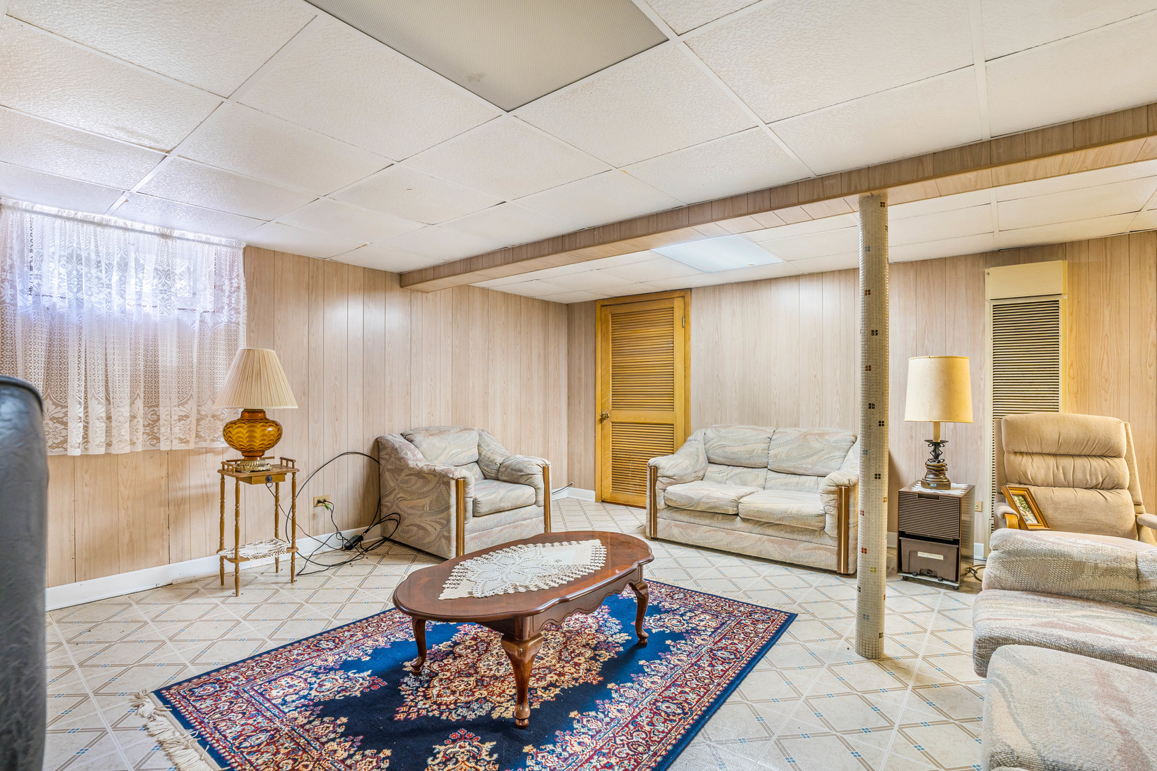 10610 Essex Street, Westchester, IL 60154
