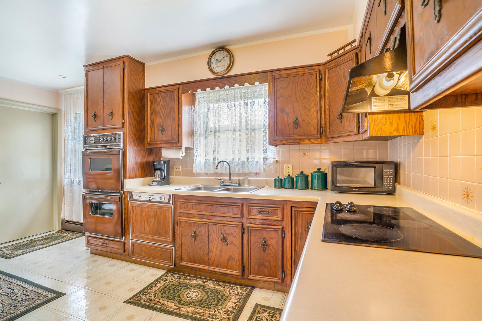10610 Essex Street, Westchester, IL 60154