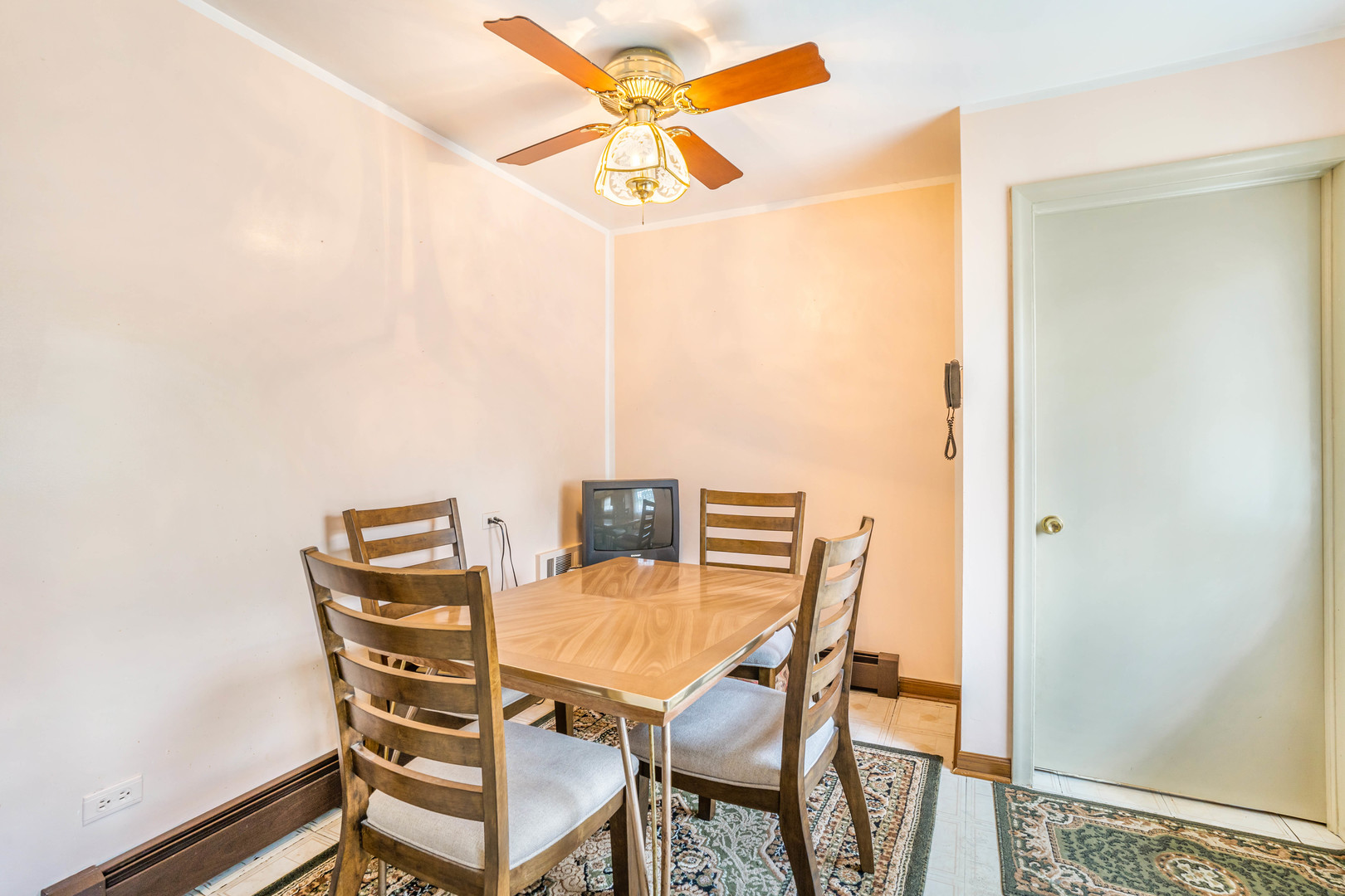10610 Essex Street, Westchester, IL 60154