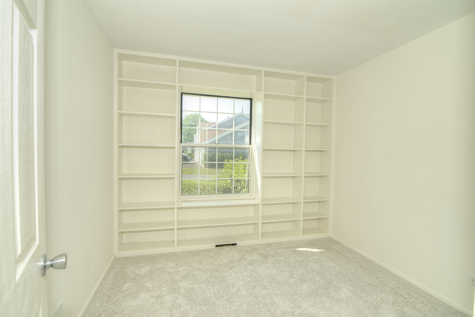 600 Eastveiw Court #X1, Schaumburg, IL 60193
