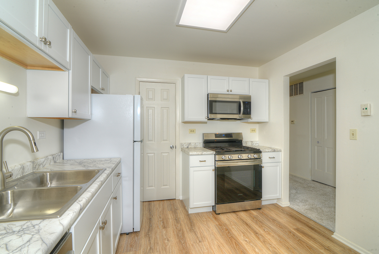 600 Eastveiw Court #X1, Schaumburg, IL 60193
