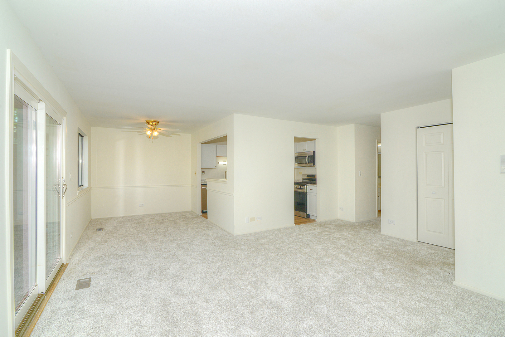 600 Eastveiw Court #X1, Schaumburg, IL 60193