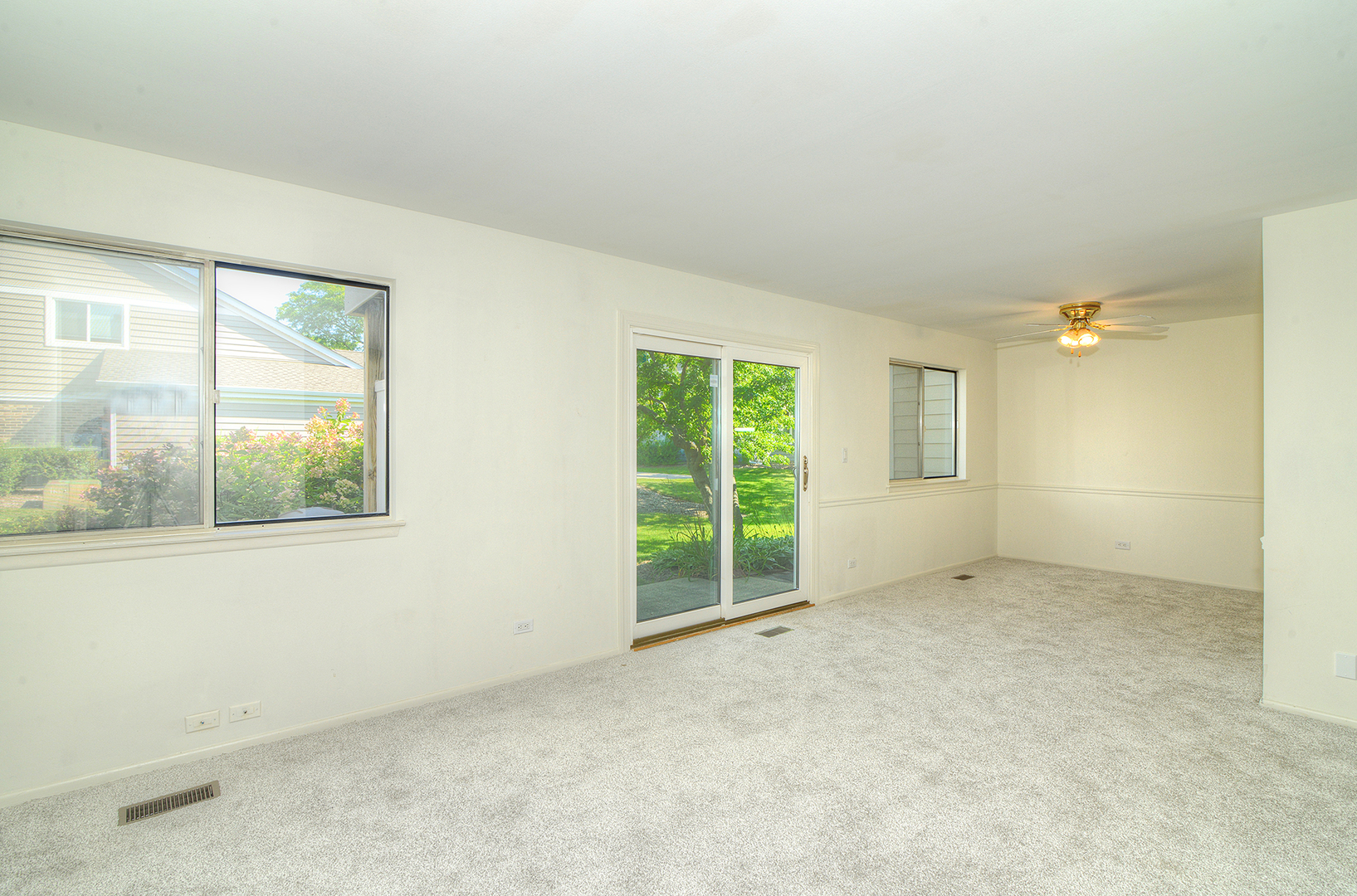 600 Eastveiw Court #X1, Schaumburg, IL 60193