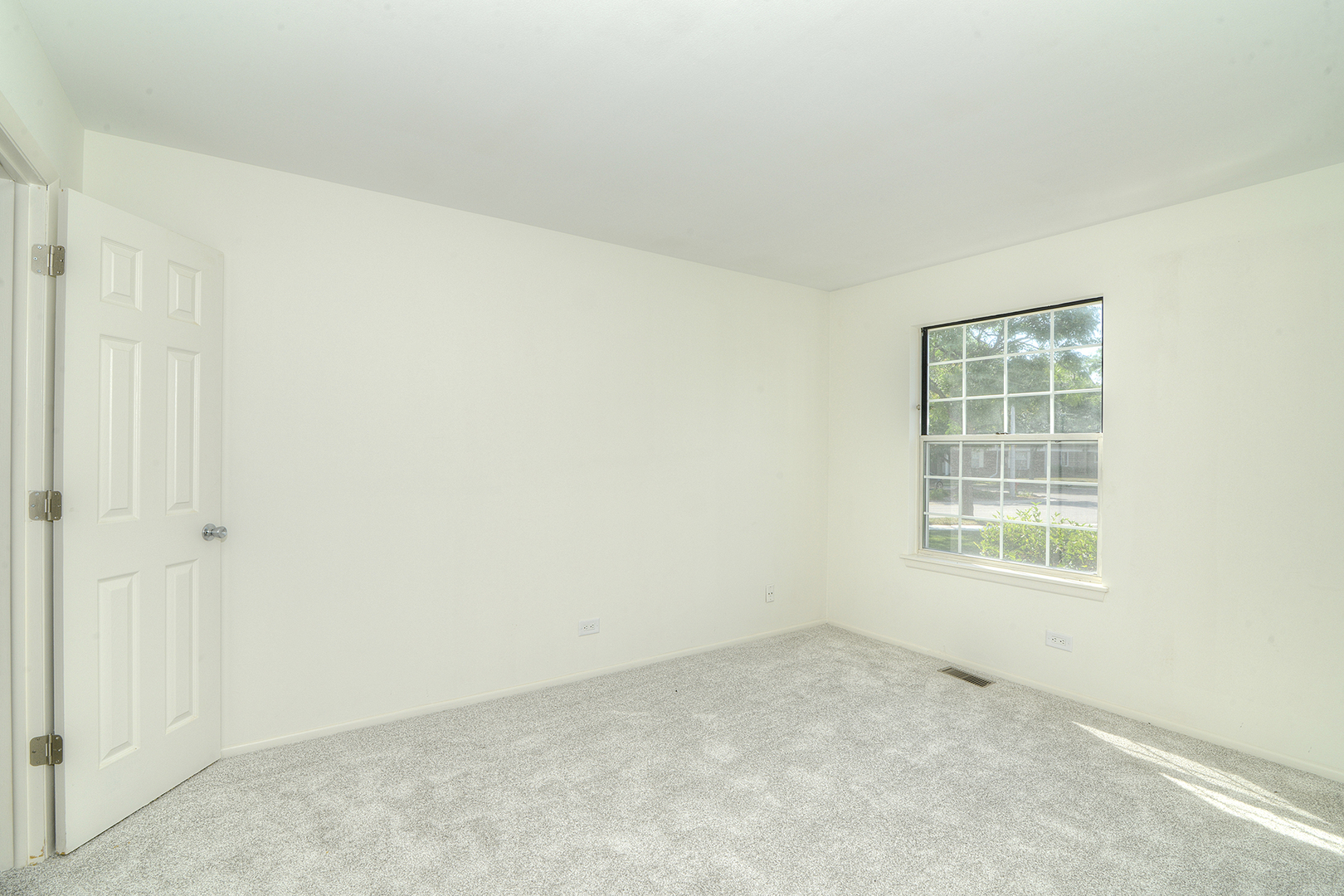 600 Eastveiw Court #X1, Schaumburg, IL 60193
