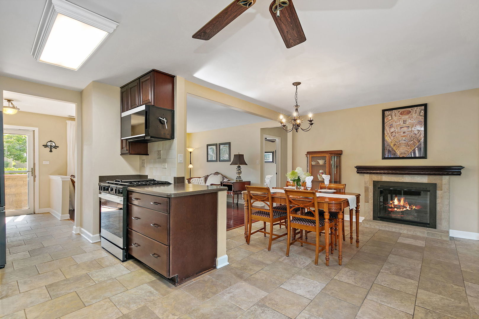 630 Fairview Lane, Schaumburg, IL 60193