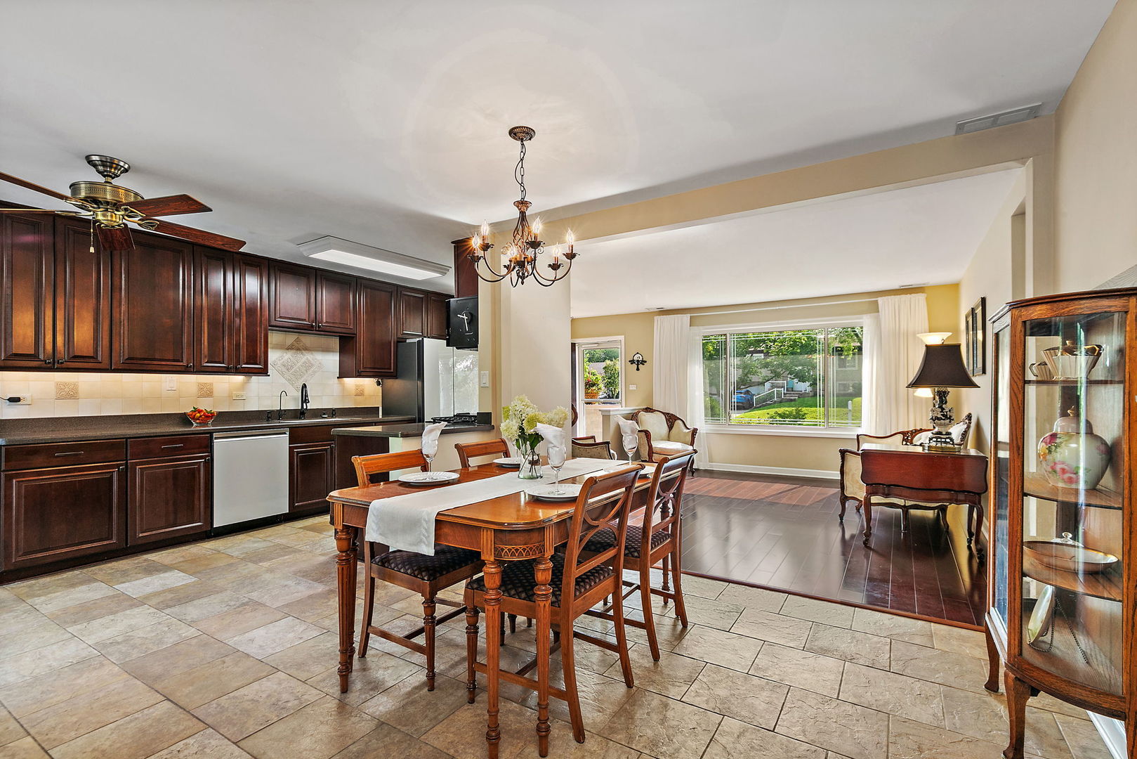 630 Fairview Lane, Schaumburg, IL 60193