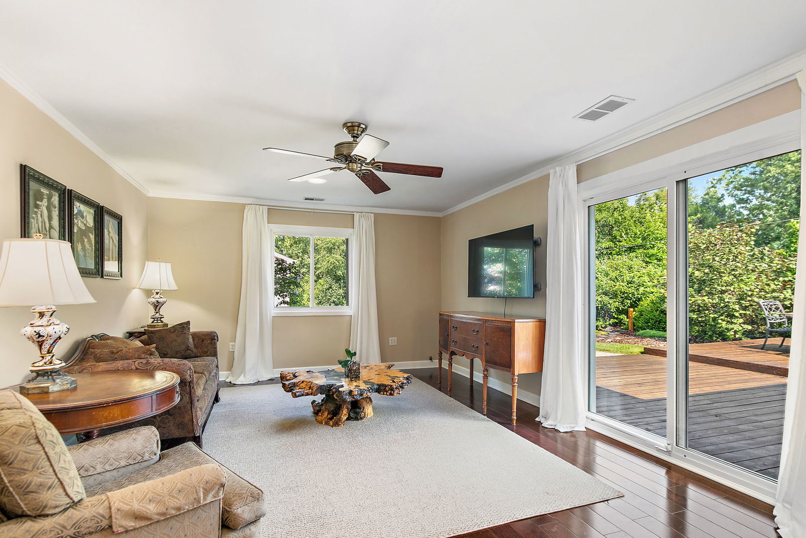 630 Fairview Lane, Schaumburg, IL 60193