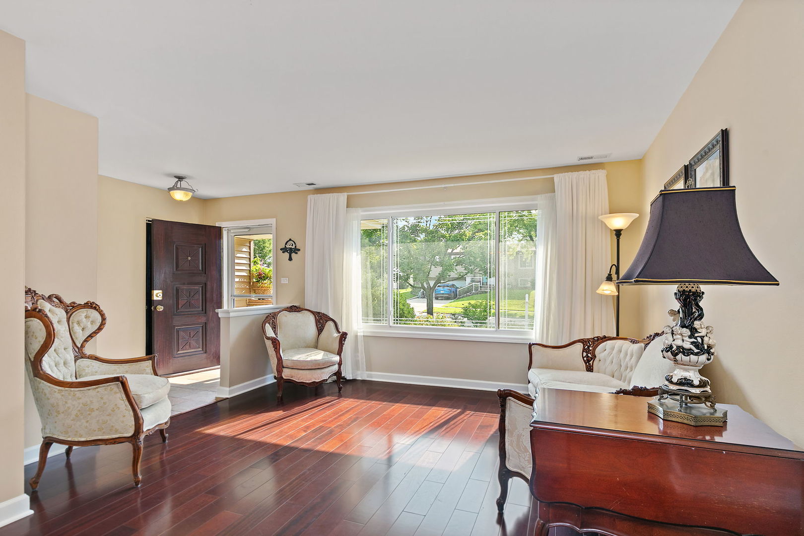 630 Fairview Lane, Schaumburg, IL 60193