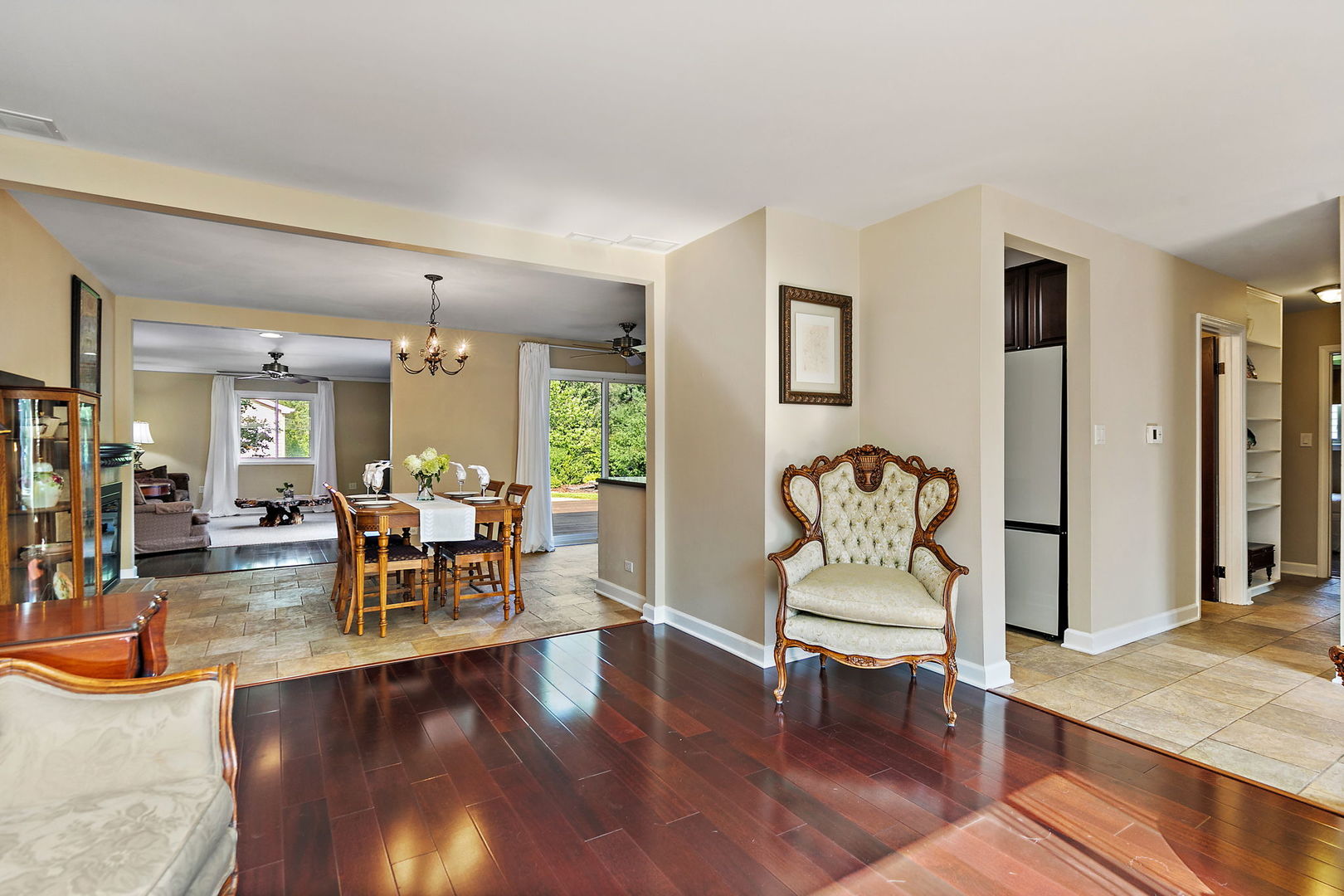 630 Fairview Lane, Schaumburg, IL 60193