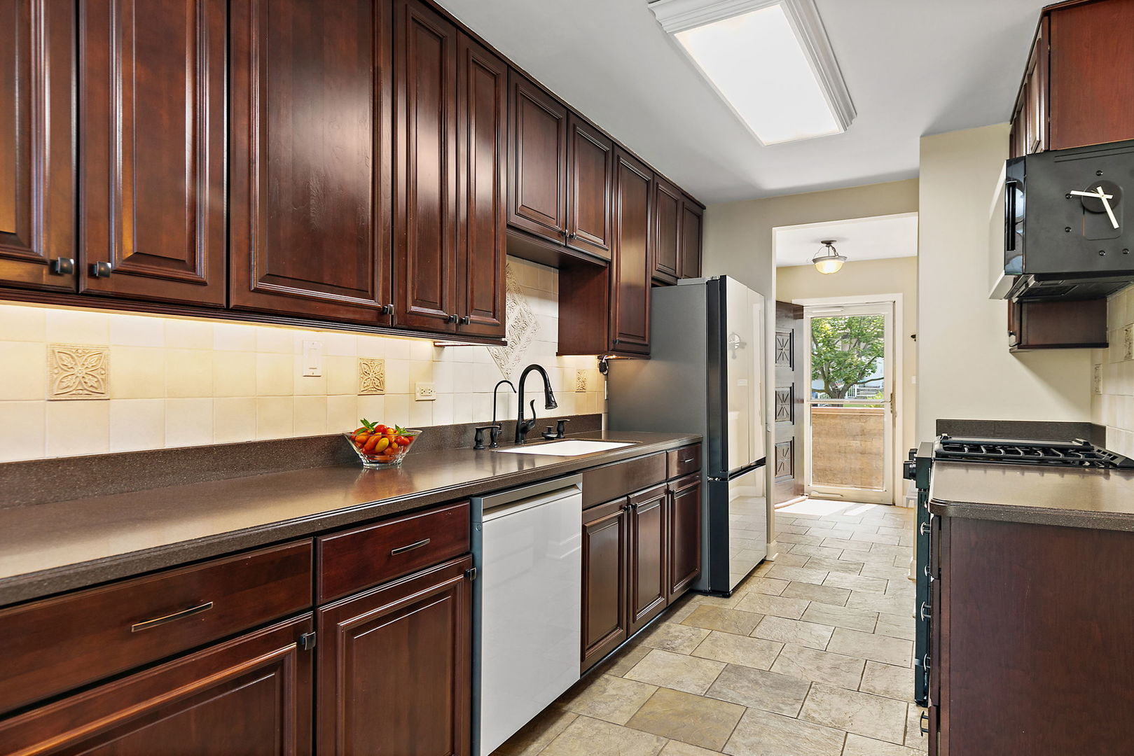 630 Fairview Lane, Schaumburg, IL 60193