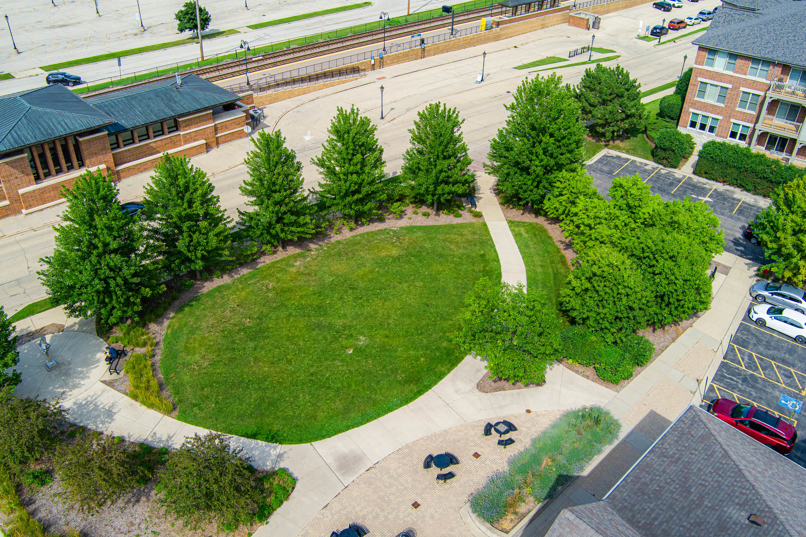 119 E Railroad Avenue, Bartlett, IL 60103