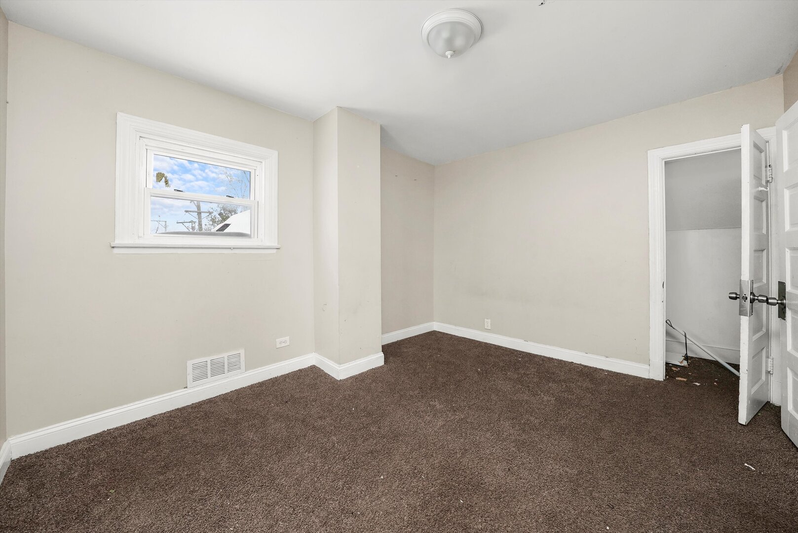 10446 S STATE Street, Chicago, IL 60628