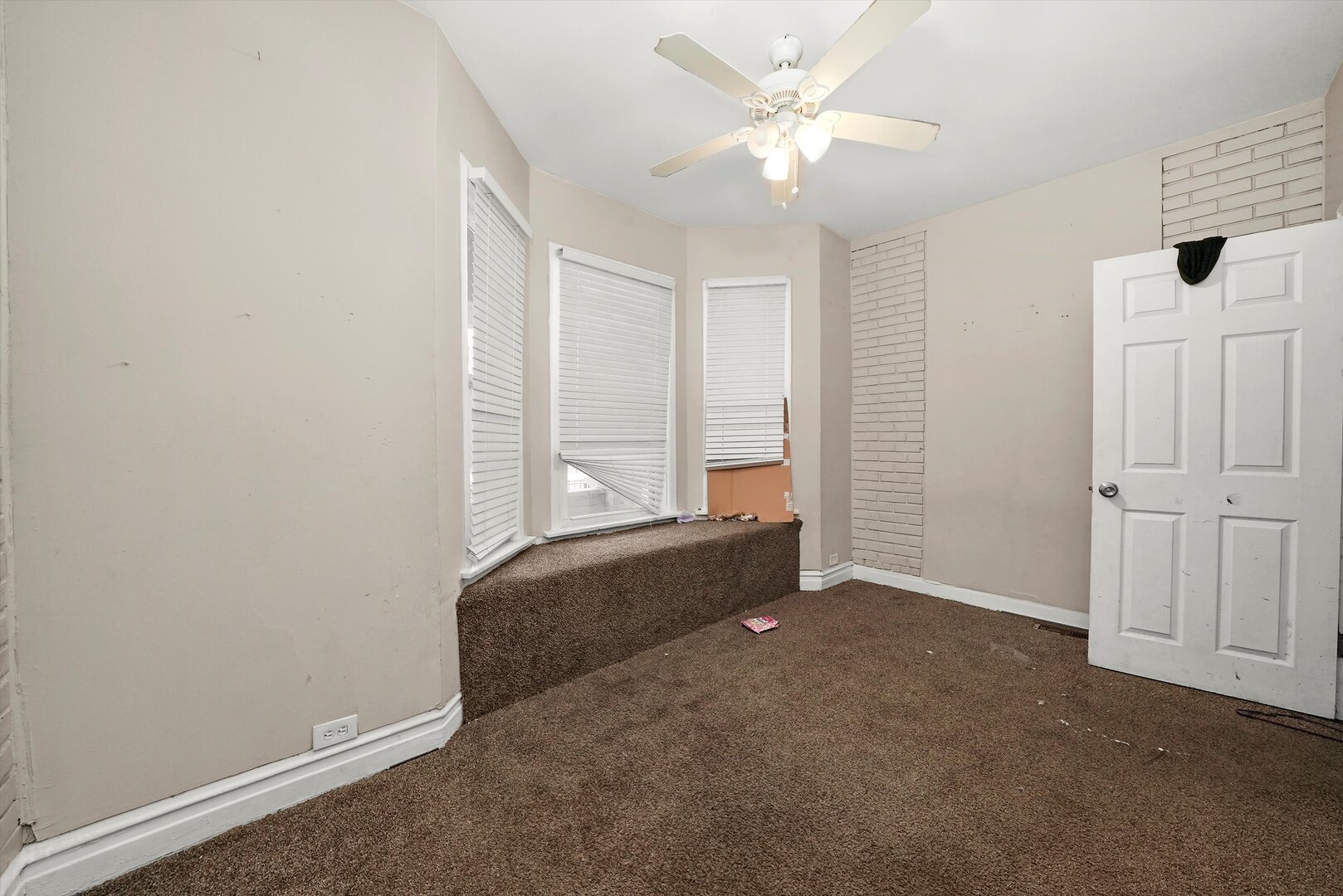 10446 S STATE Street, Chicago, IL 60628
