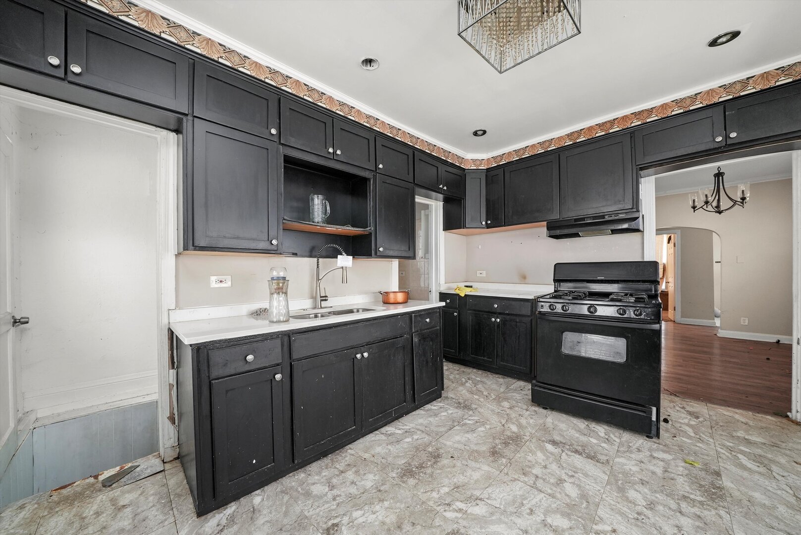 10446 S STATE Street, Chicago, IL 60628