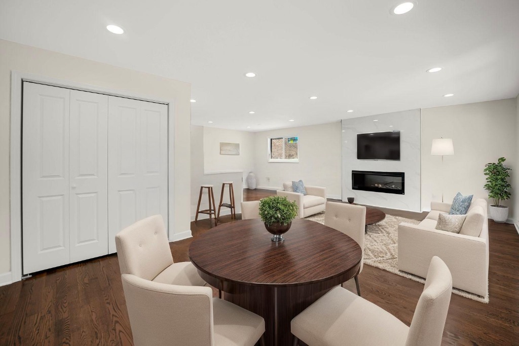 9756 S Eggleston Avenue, Chicago, IL 60628