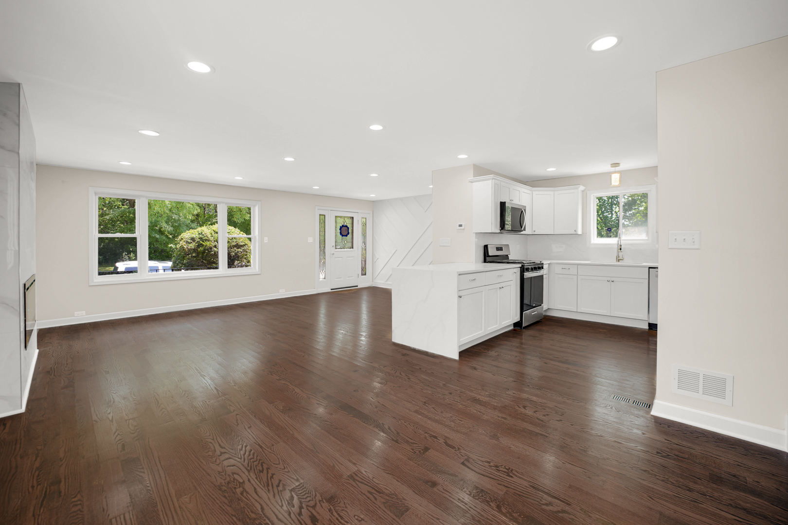 9756 S Eggleston Avenue, Chicago, IL 60628