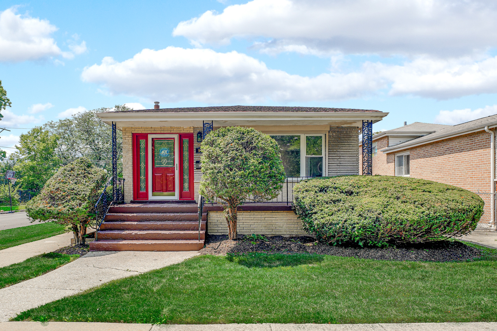 9756 S Eggleston Avenue, Chicago, IL 60628