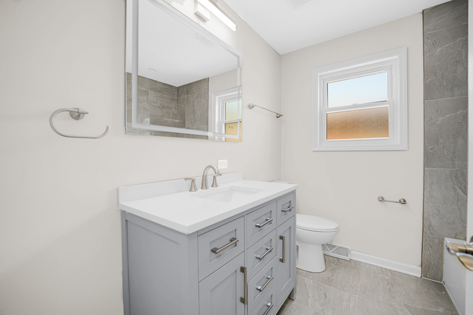 9756 S Eggleston Avenue, Chicago, IL 60628