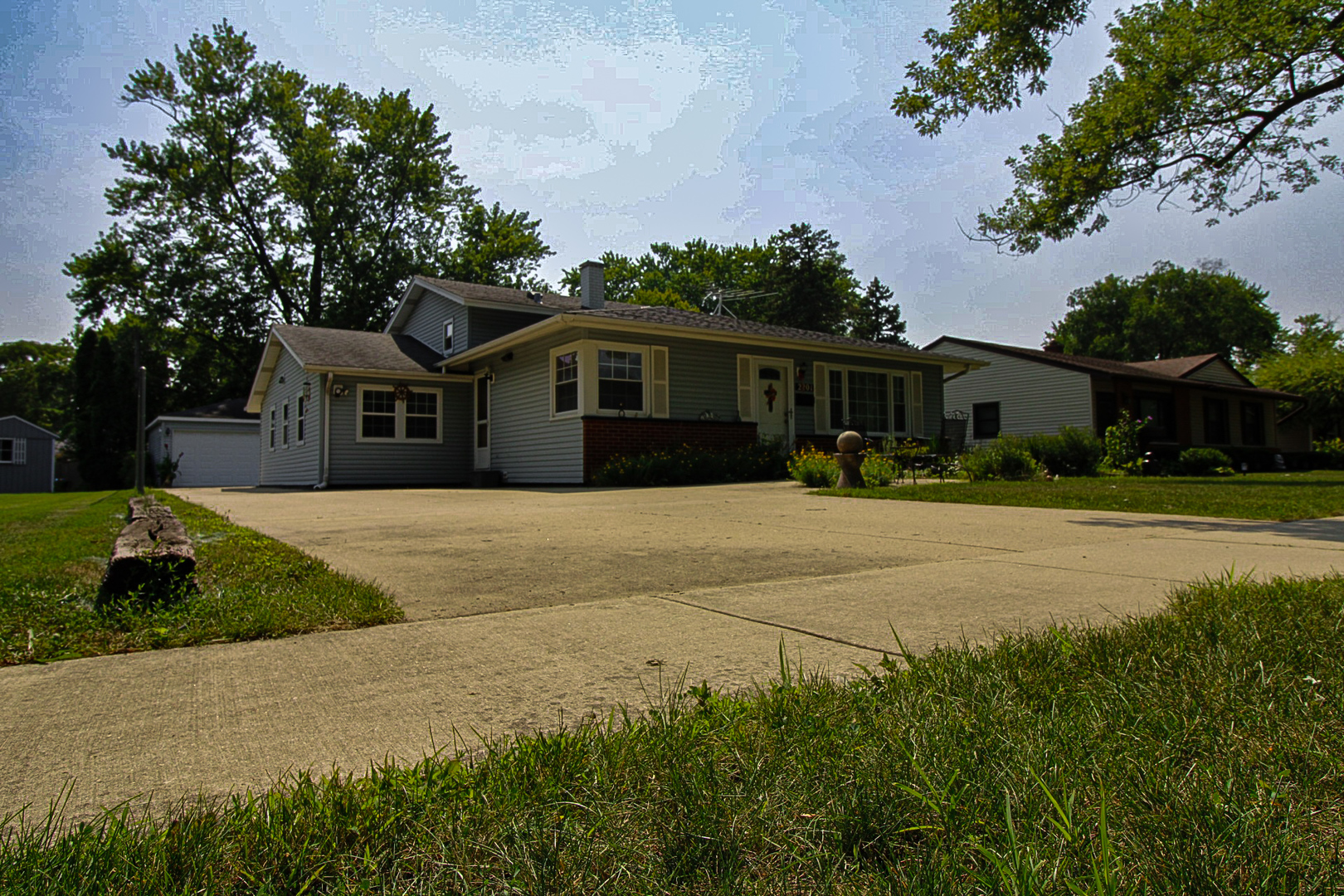 2201 Kingfisher Lane, Rolling Meadows, IL 60008