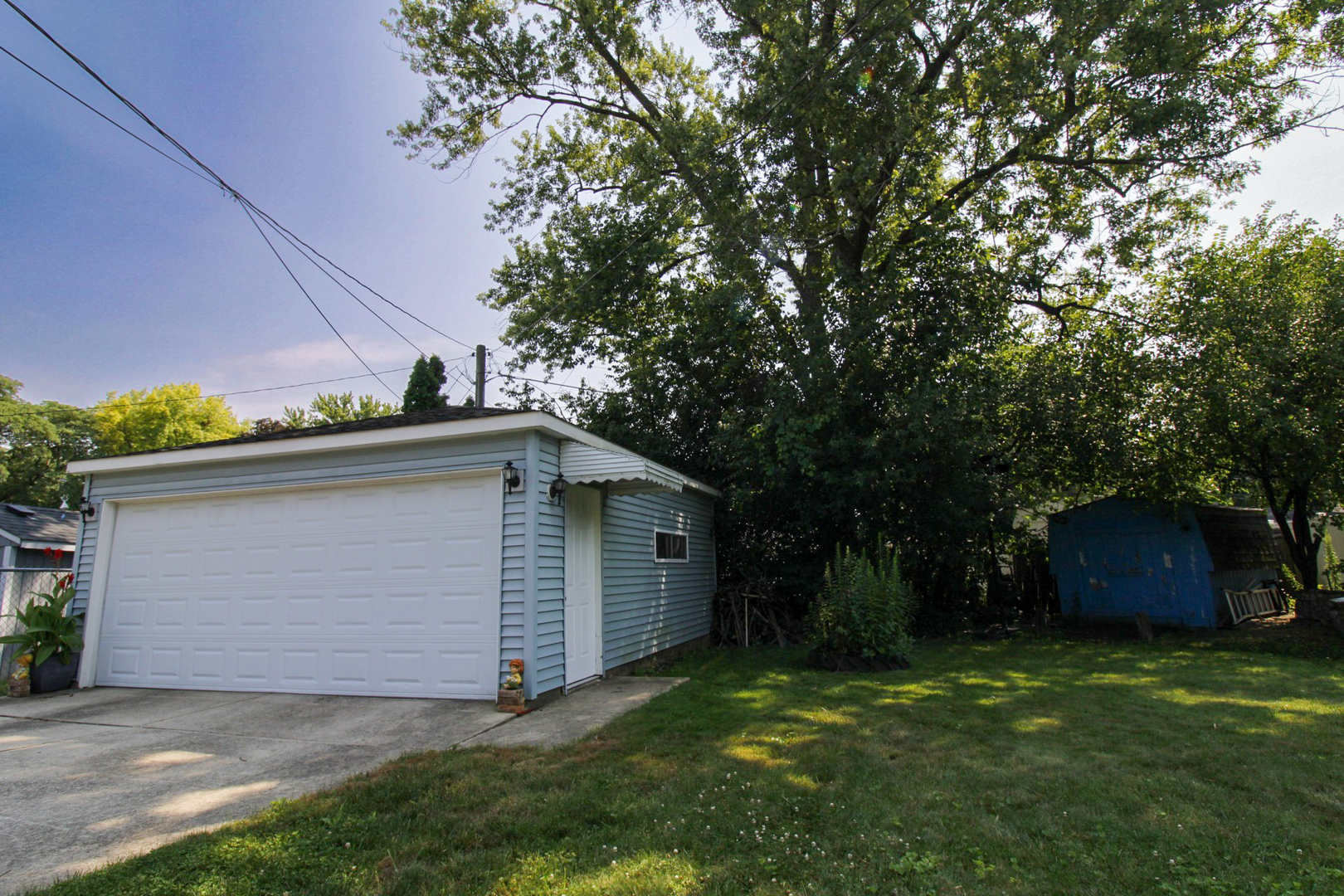 2201 Kingfisher Lane, Rolling Meadows, IL 60008