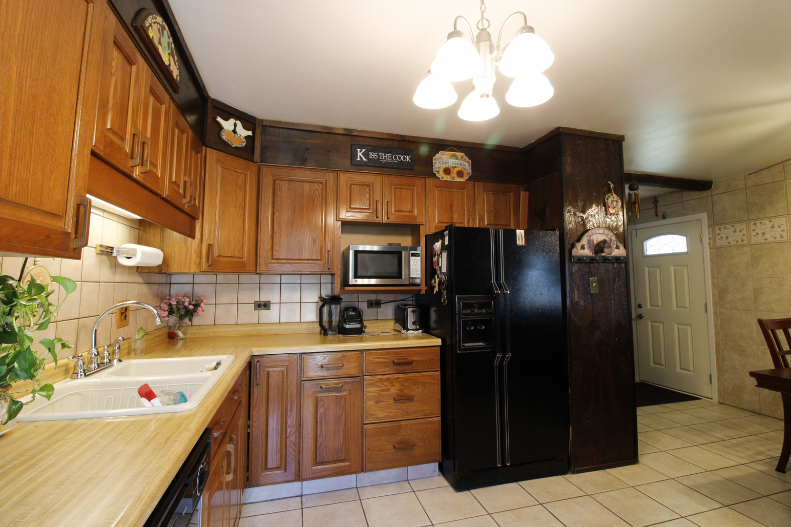 2201 Kingfisher Lane, Rolling Meadows, IL 60008