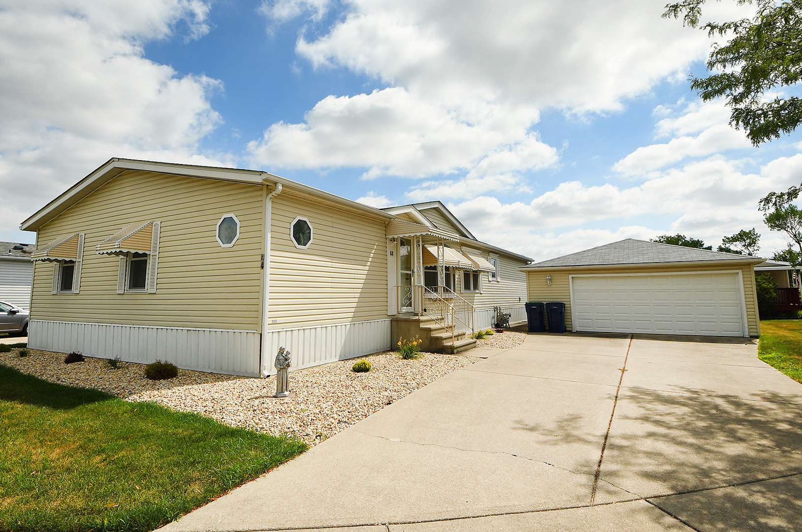 44 Petunia Circle, Matteson, IL 60443