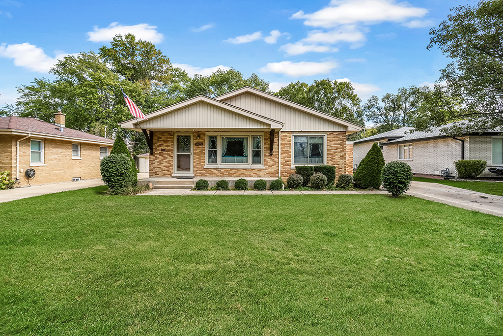 17223 69th Avenue, Tinley Park, IL 60477