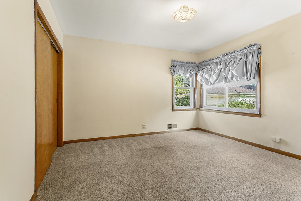 17223 69th Avenue, Tinley Park, IL 60477